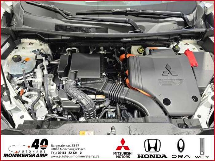 Mitsubishi Plug-in Hybrid Outlander 2,4 INTRO EDITION+4WD+Klima+Leder+Navi+PDC+HUD+LED+360 2,4 INTRO EDITION+4WD+Klima+Leder+Navi+PDC+HUD+LED+360 Grad Kamera