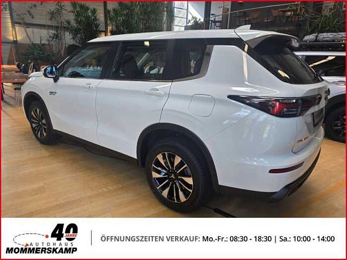 Mitsubishi Outlander 2,4 BASIS 4WD+Klima+LED+PDC+Tempomat+Totwinkel+360Grad-Kamera