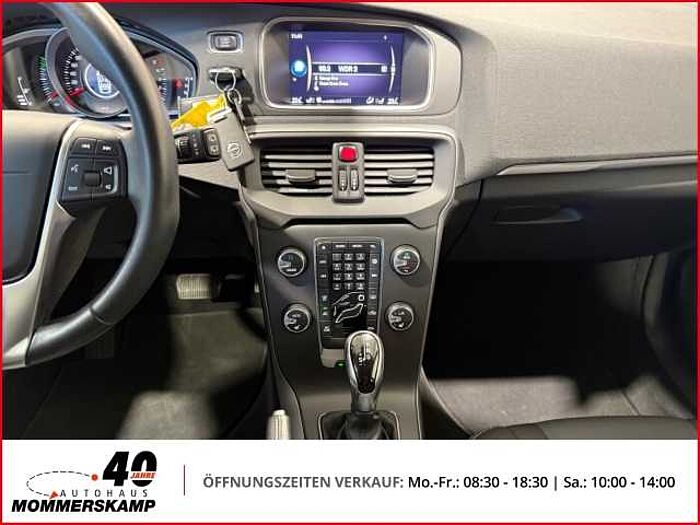 Volvo V40 Momentum T2 1.5+Automatik+AHK+Sitzhzg+Navi+Klima+PDC+Kamera