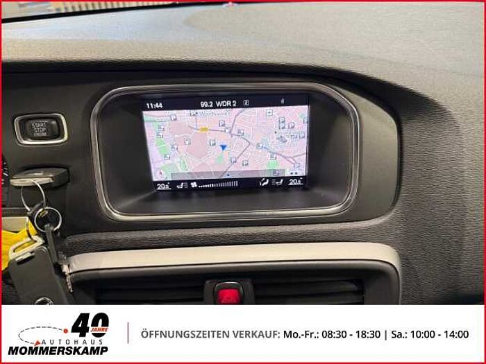 Volvo V40 Momentum T2 1.5+Automatik+AHK+Sitzhzg+Navi+Klima+PDC+Kamera