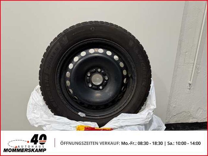 Volvo V40 Momentum T2 1.5+Automatik+AHK+Sitzhzg+Navi+Klima+PDC+Kamera