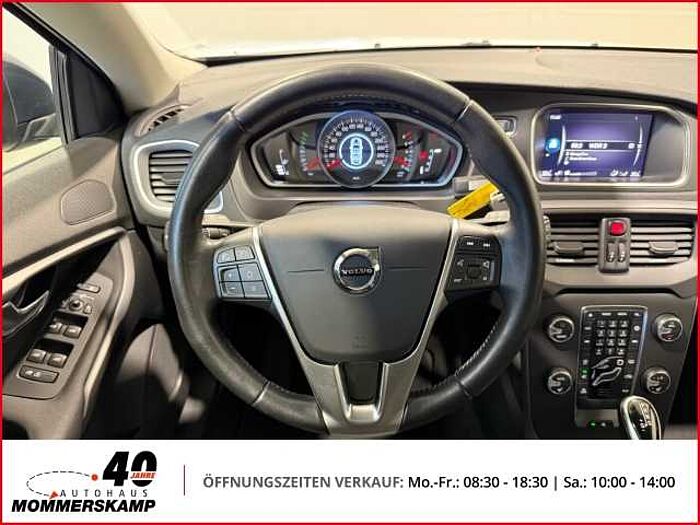 Volvo V40 Momentum T2 1.5+Automatik+AHK+Sitzhzg+Navi+Klima+PDC+Kamera