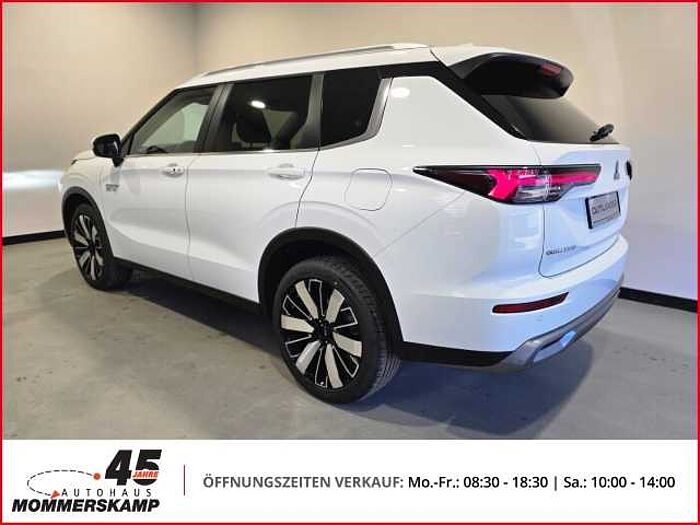 Mitsubishi Plug-in Hybrid Outlander 2,4 Select 4WD+Klima+Leder+Navi+PDC+HUD+LED+360 Grad Ka