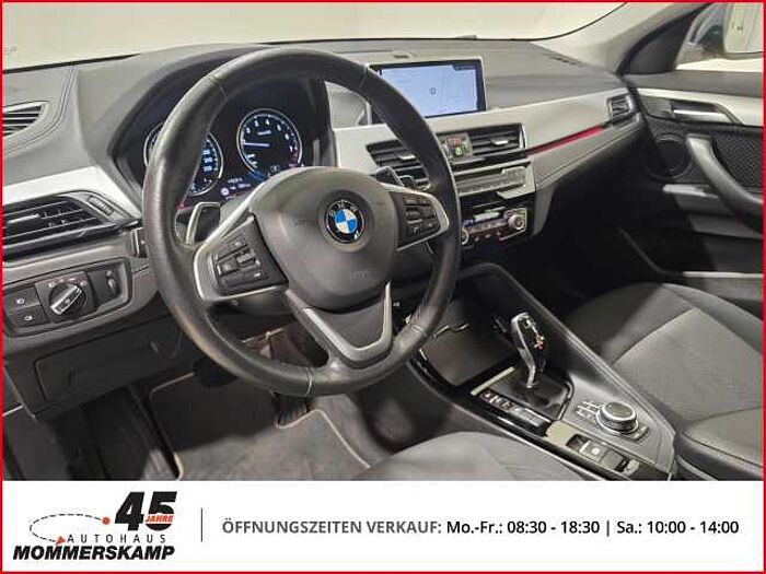 BMW X2 sDrive 20 i Advantage+Automatik+Allwetter+PDC+Navi+Klima+Lenkradhzg+Parkass.