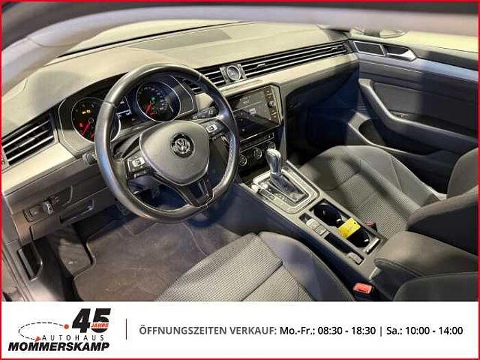 Volkswagen Arteon Automatik+AllwetterNavi+SitzHZG+Parksensoren v&h+Klimaautom+LED+Sportsitz