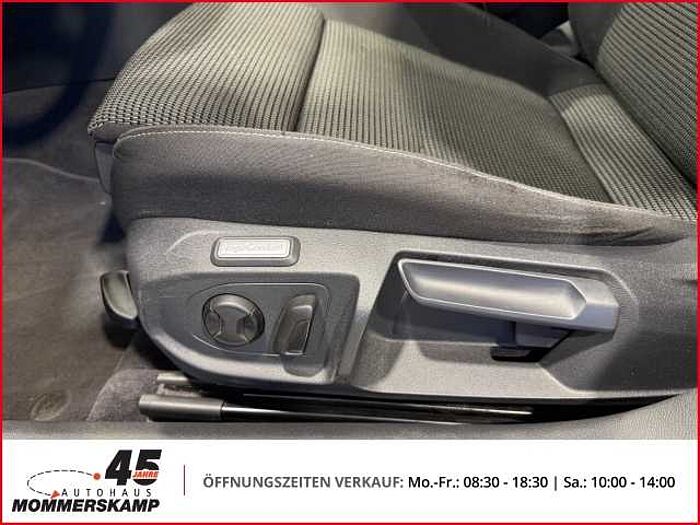 Volkswagen Arteon Automatik+AllwetterNavi+SitzHZG+Parksensoren v&h+Klimaautom+LED+Sportsitz