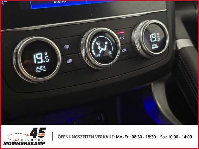 Renault Kadjar Intens 160 Automatik+Allwetter+AHK+Kamera+Einparkhilfe v&h+Lederlenkrad