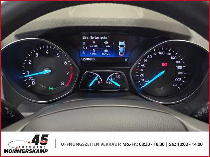 Ford Kuga Titanium+LenkradHZG+Einparkhilfe v&h+Lederlenkrad+Klimaautom
