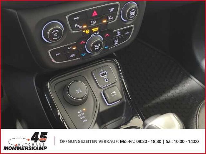 Jeep Compass Limited 4WD+AHK+Rückfahrkam.+Einparkhilfe v&h+LenkradHZG+Kurvenlicht