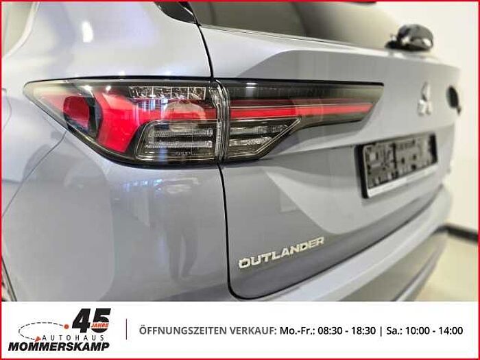 Mitsubishi Outlander 2,4 Select+4WD+Klima+Leder+Navi+PDC+HUD+LED+360 Grad Kamera