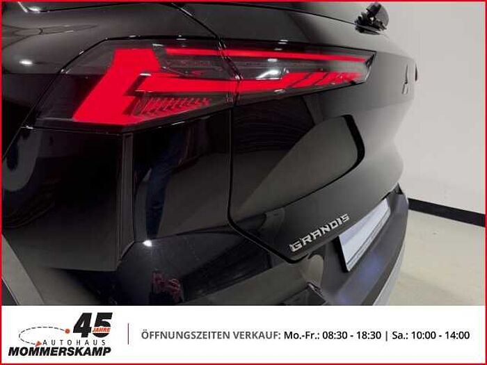 Mitsubishi Grandis 1,3 Intro Edition Ambientebel. +Lenkradhzg+LED+Sitzhzg+Kamera+Carplay+Tem