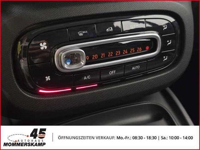 Smart fortwo cabrio 52 kW+El. Verdeck+Navi+Klimaautom+SitzHZG+Spurhalteass.