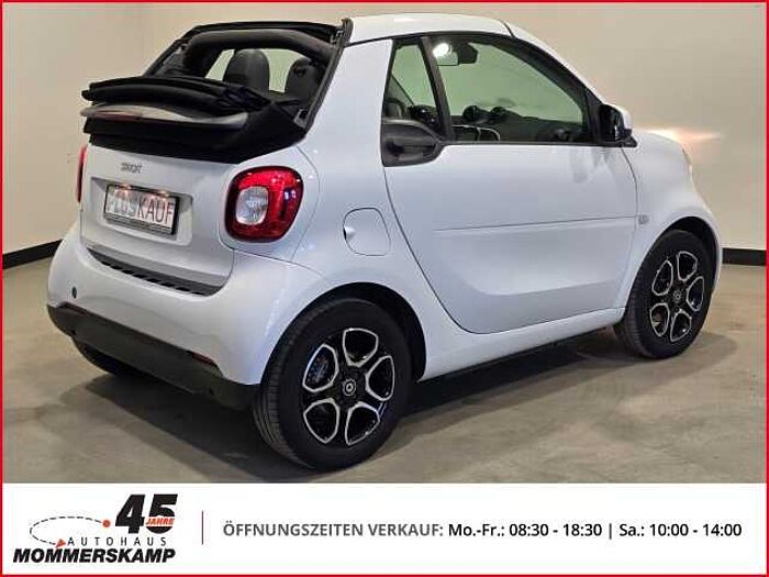 Smart fortwo cabrio 52 kW+El. Verdeck+Navi+Klimaautom+SitzHZG+Spurhalteass.